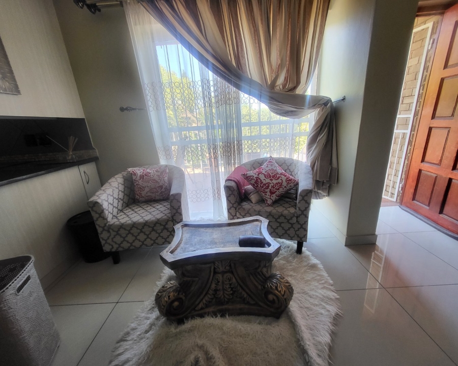 4 Bedroom Property for Sale in Faerie Glen Gauteng