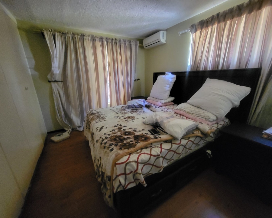 4 Bedroom Property for Sale in Faerie Glen Gauteng