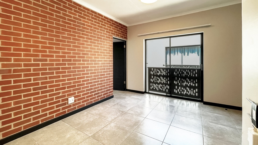 To Let 1 Bedroom Property for Rent in Country View Gauteng