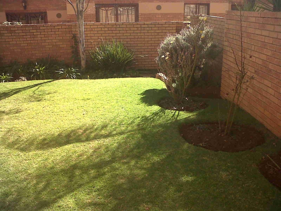 2 Bedroom Property for Sale in Mooikloof Ridge Gauteng