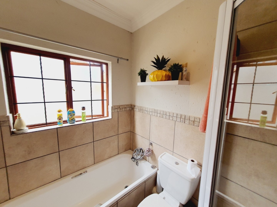 3 Bedroom Property for Sale in Boardwalk Gauteng