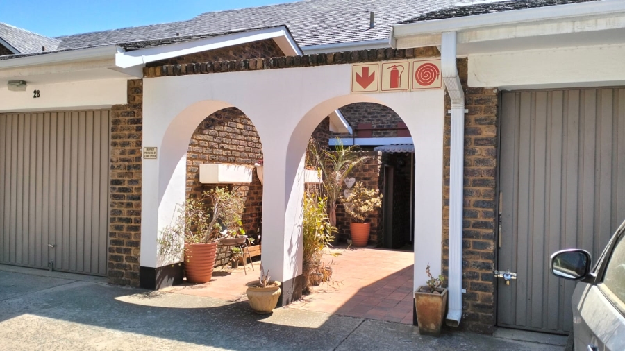 2 Bedroom Property for Sale in Waterkloof Glen Gauteng