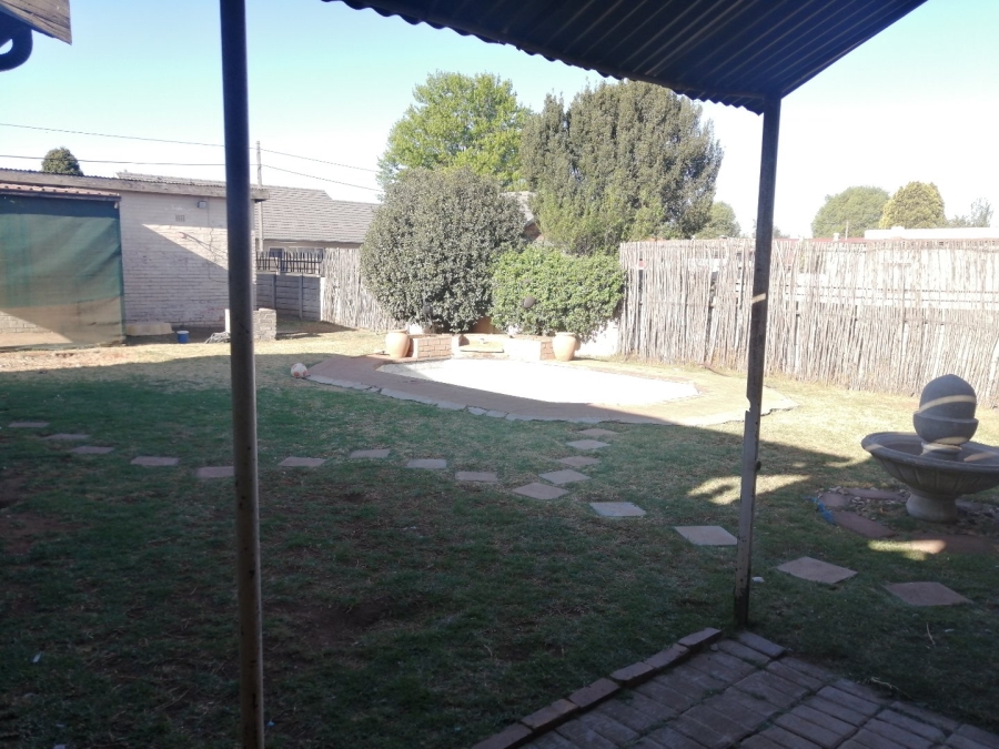 3 Bedroom Property for Sale in Strubenvale Gauteng