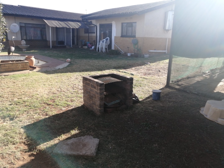 3 Bedroom Property for Sale in Strubenvale Gauteng