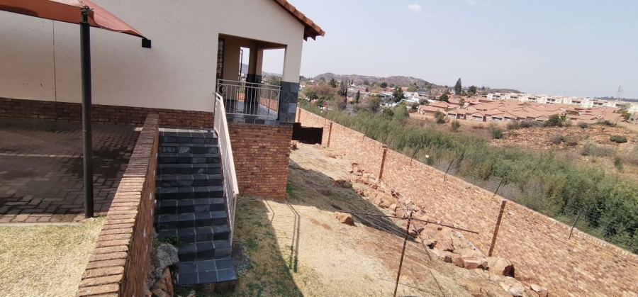 To Let 3 Bedroom Property for Rent in Ridgeway Gauteng