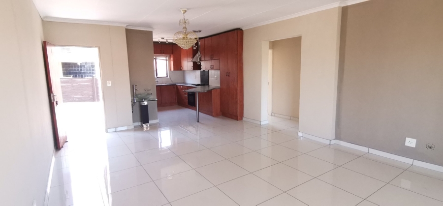 To Let 3 Bedroom Property for Rent in Ridgeway Gauteng