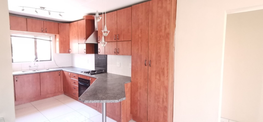 To Let 3 Bedroom Property for Rent in Ridgeway Gauteng