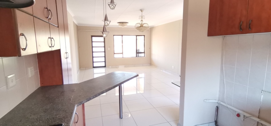 To Let 3 Bedroom Property for Rent in Ridgeway Gauteng