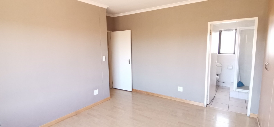 To Let 3 Bedroom Property for Rent in Ridgeway Gauteng