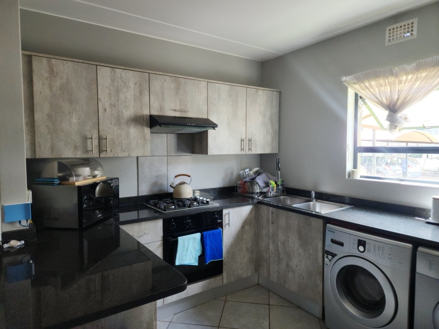 2 Bedroom Property for Sale in Norton Home Estate AH Gauteng