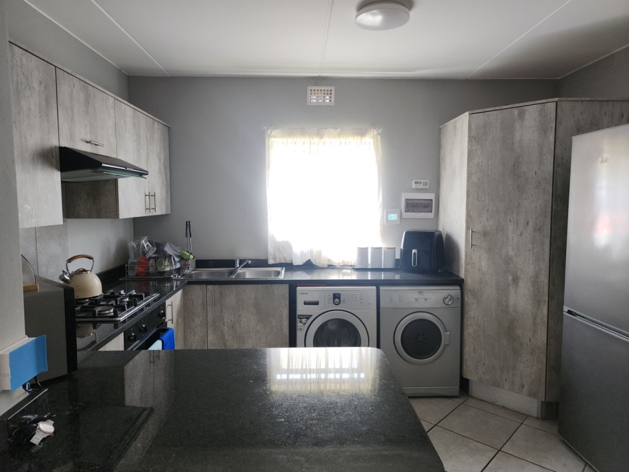 2 Bedroom Property for Sale in Norton Home Estate AH Gauteng