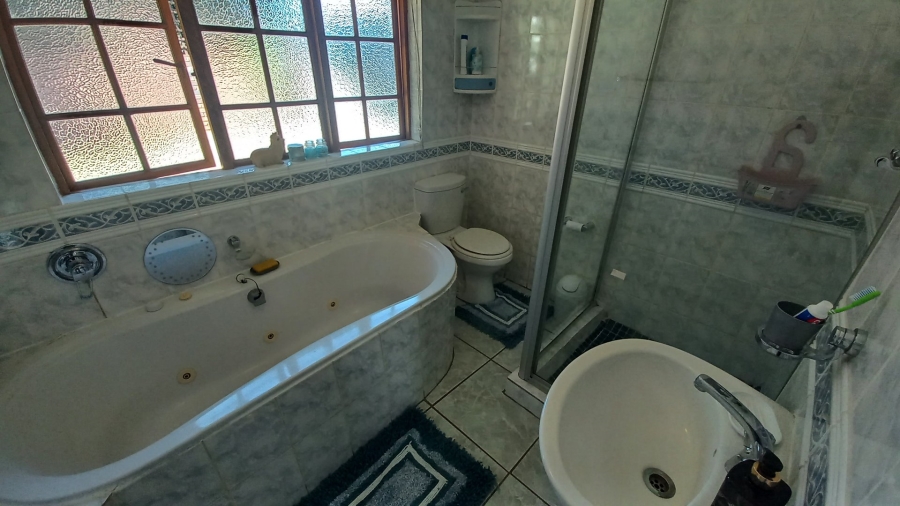 3 Bedroom Property for Sale in Witpoortjie Gauteng