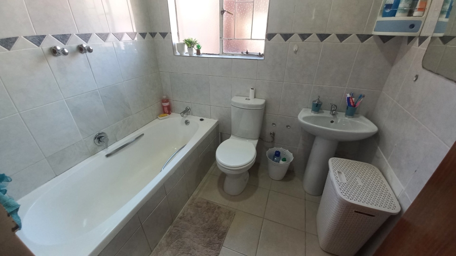 3 Bedroom Property for Sale in Witpoortjie Gauteng