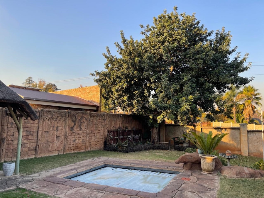 5 Bedroom Property for Sale in Valhalla Gauteng