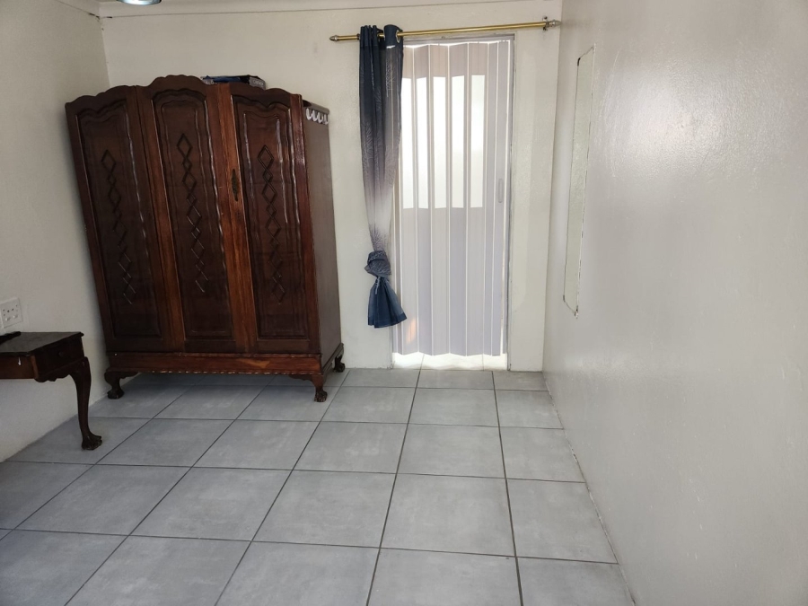 To Let 1 Bedroom Property for Rent in Gillview Gauteng