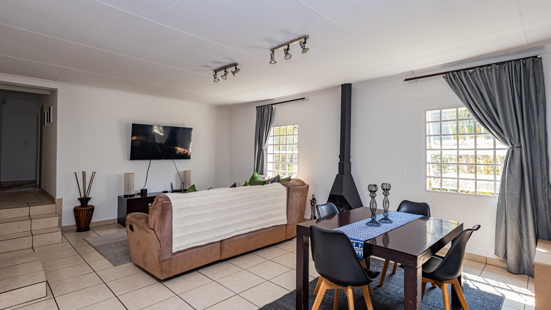 To Let 4 Bedroom Property for Rent in Johannesburg North Gauteng