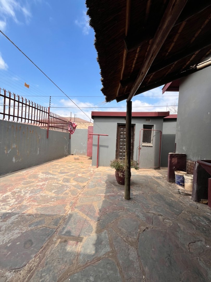  Bedroom Property for Sale in Laudium Ext 2 Gauteng