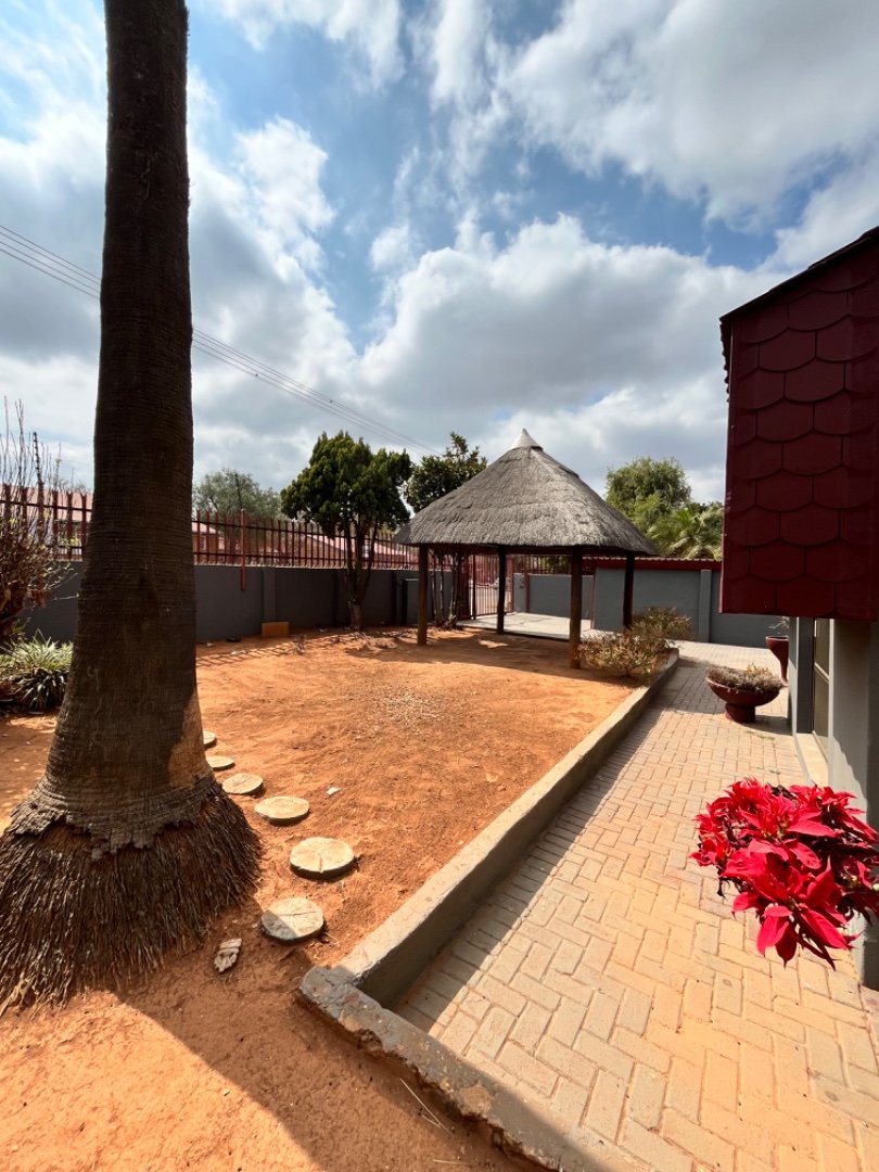  Bedroom Property for Sale in Laudium Ext 2 Gauteng