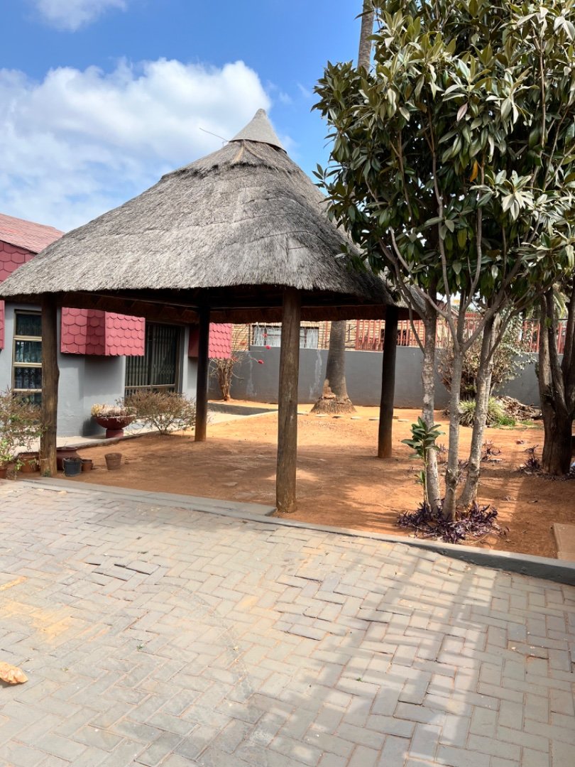  Bedroom Property for Sale in Laudium Ext 2 Gauteng