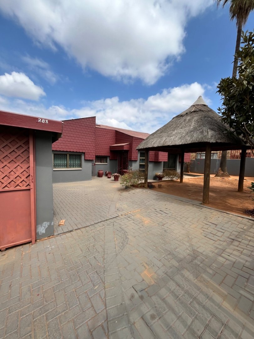  Bedroom Property for Sale in Laudium Ext 2 Gauteng