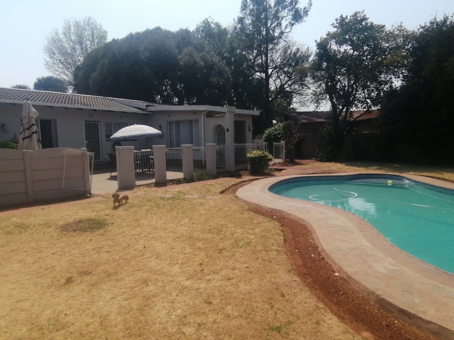 4 Bedroom Property for Sale in Brackenhurst Gauteng