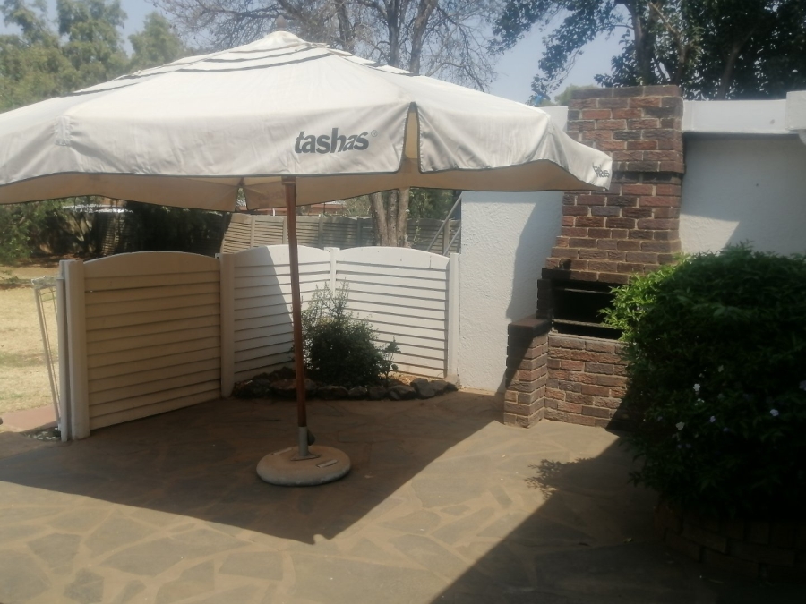 4 Bedroom Property for Sale in Brackenhurst Gauteng