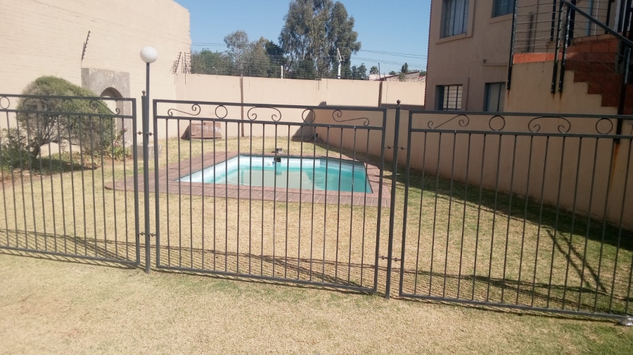 To Let 2 Bedroom Property for Rent in Ravensklip Gauteng