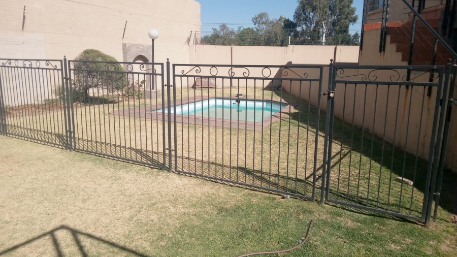 To Let 2 Bedroom Property for Rent in Ravensklip Gauteng