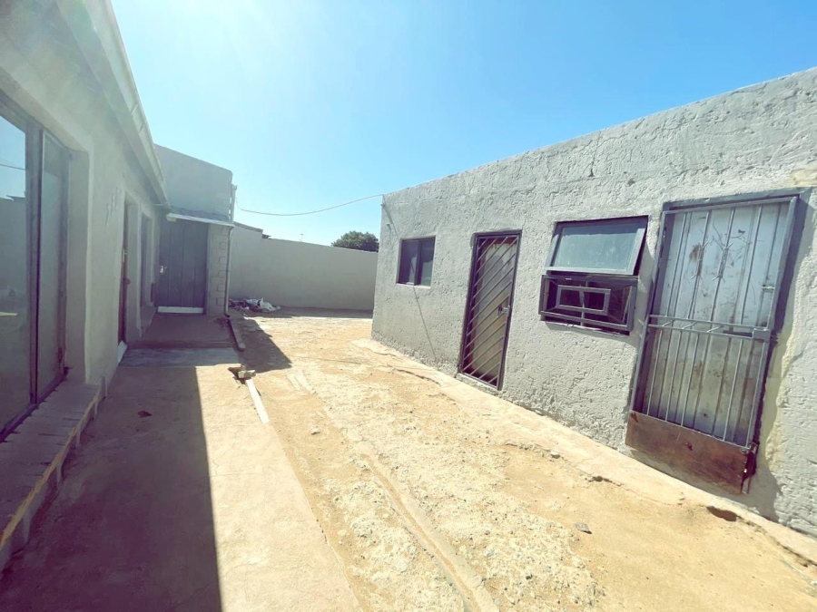 9 Bedroom Property for Sale in Tembisa Central Gauteng