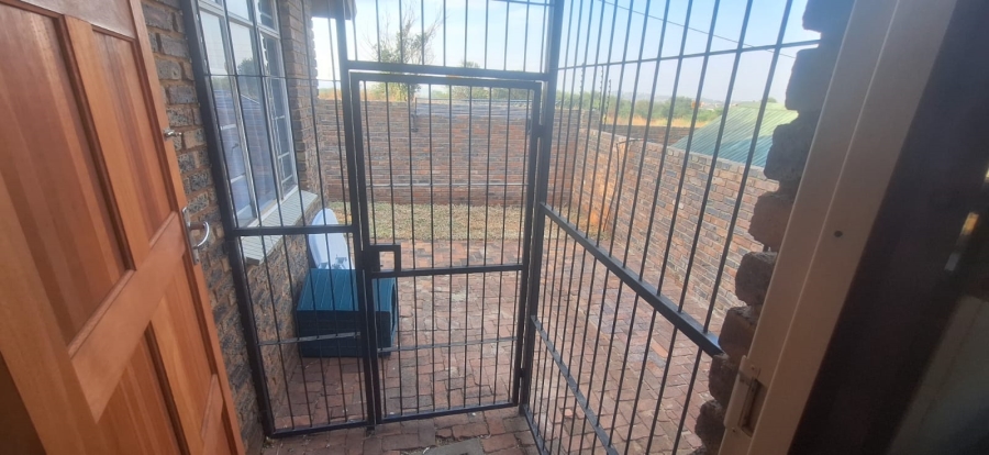 To Let 2 Bedroom Property for Rent in Rietvalleirand Gauteng