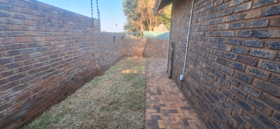 To Let 2 Bedroom Property for Rent in Rietvalleirand Gauteng