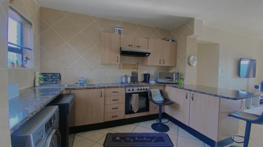 2 Bedroom Property for Sale in Mulbarton Gauteng