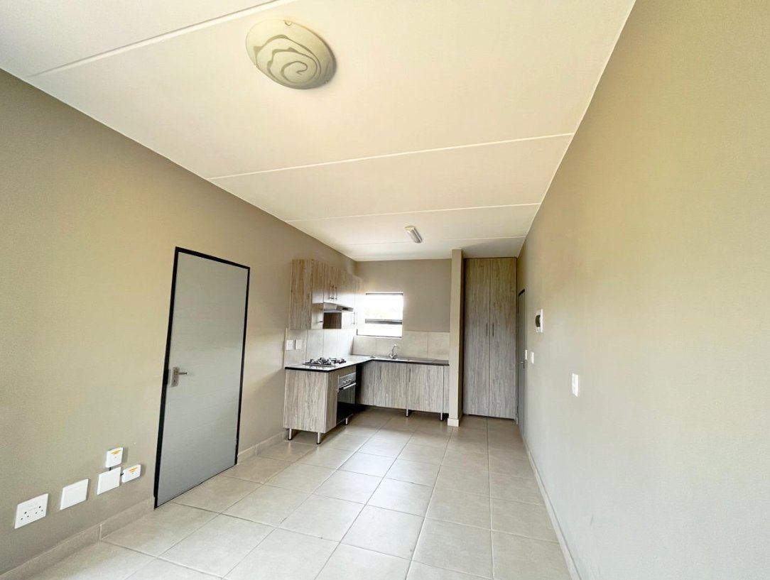 To Let 1 Bedroom Property for Rent in Glen Austin Gauteng