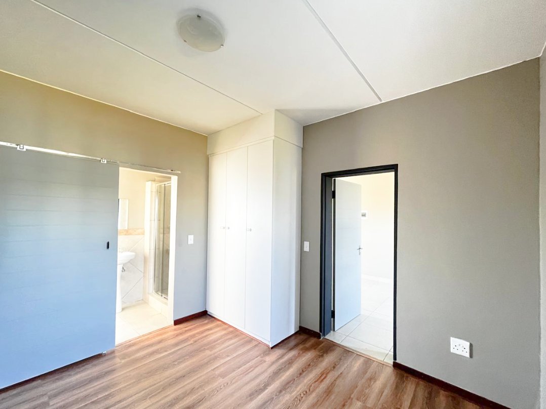 To Let 1 Bedroom Property for Rent in Glen Austin Gauteng