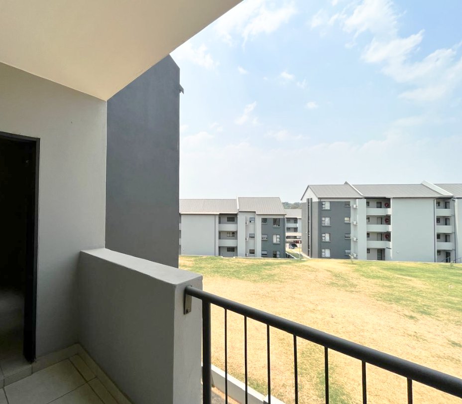 To Let 1 Bedroom Property for Rent in Glen Austin Gauteng