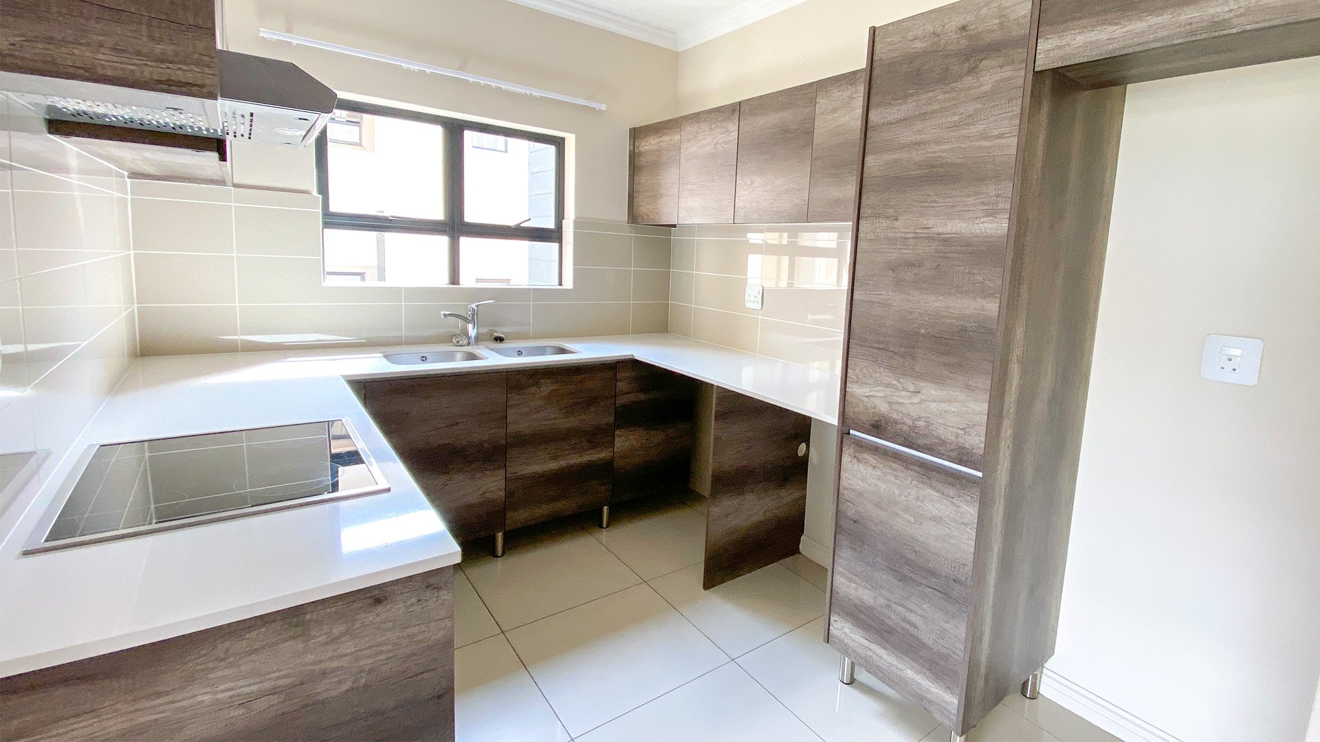 To Let 3 Bedroom Property for Rent in Crowthorne AH Gauteng