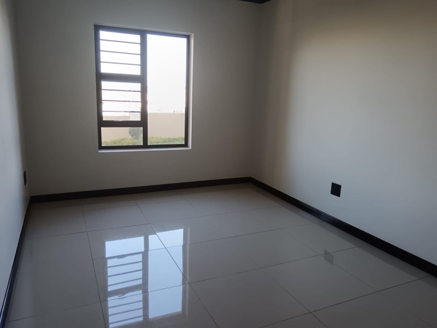 To Let 2 Bedroom Property for Rent in Blue Hills AH Gauteng