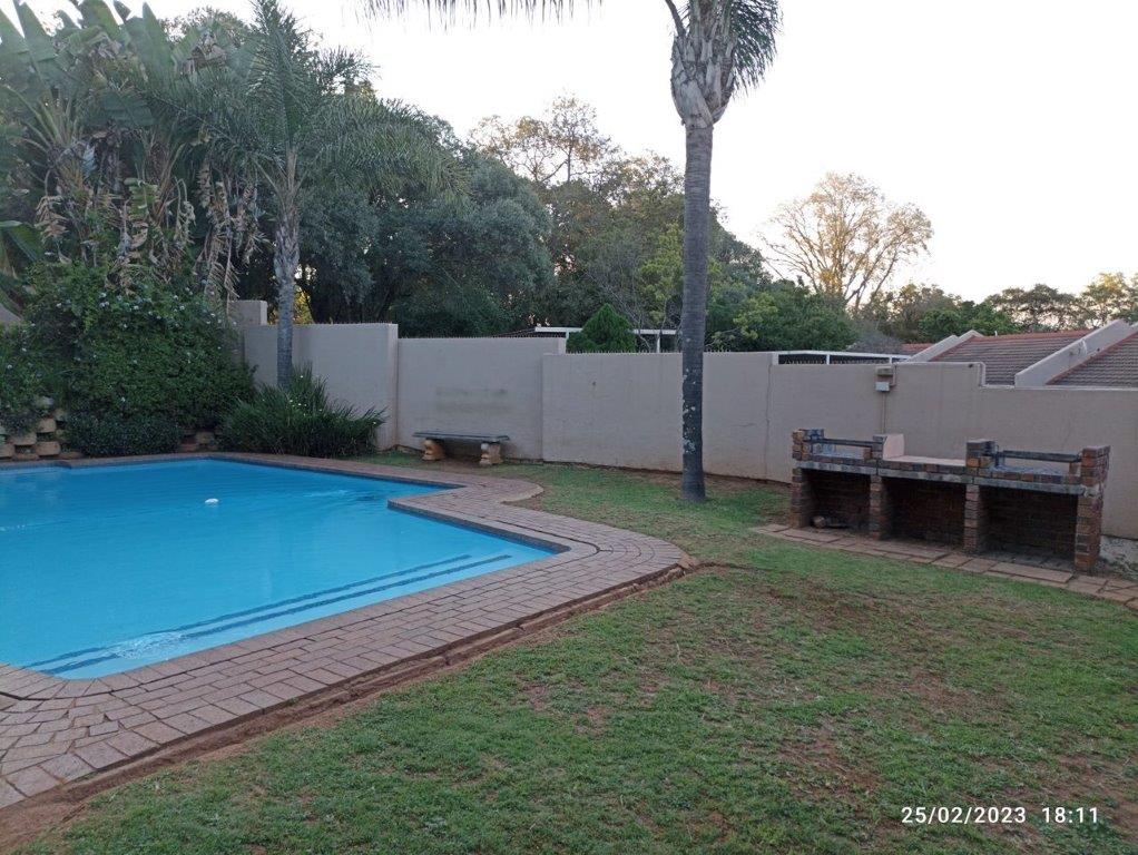 2 Bedroom Property for Sale in Sonneglans Gauteng