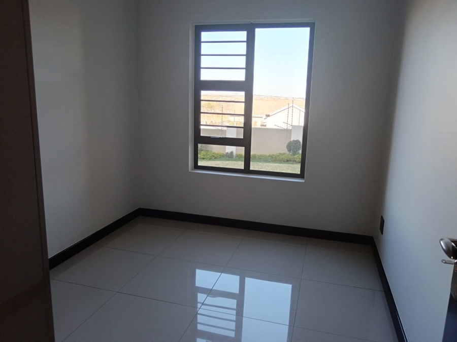 To Let 2 Bedroom Property for Rent in Blue Hills AH Gauteng