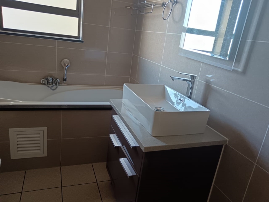 To Let 2 Bedroom Property for Rent in Blue Hills AH Gauteng