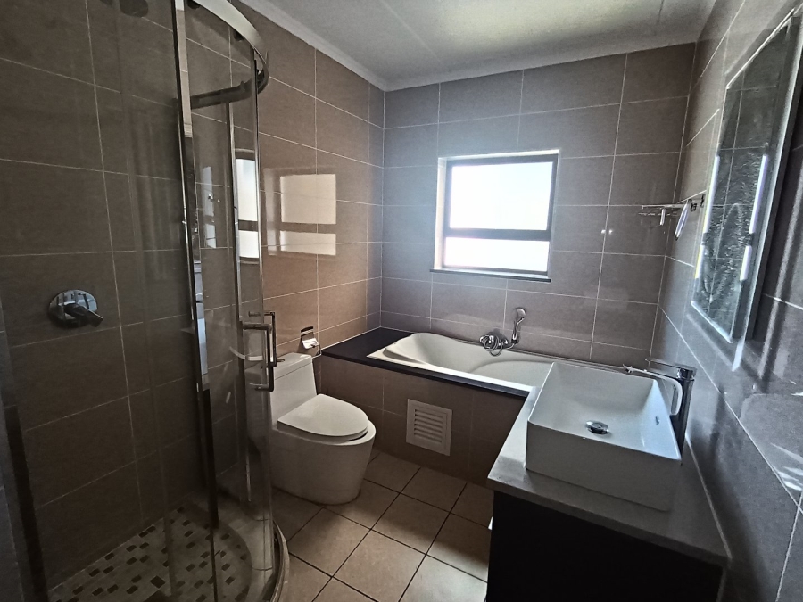 To Let 2 Bedroom Property for Rent in Blue Hills AH Gauteng