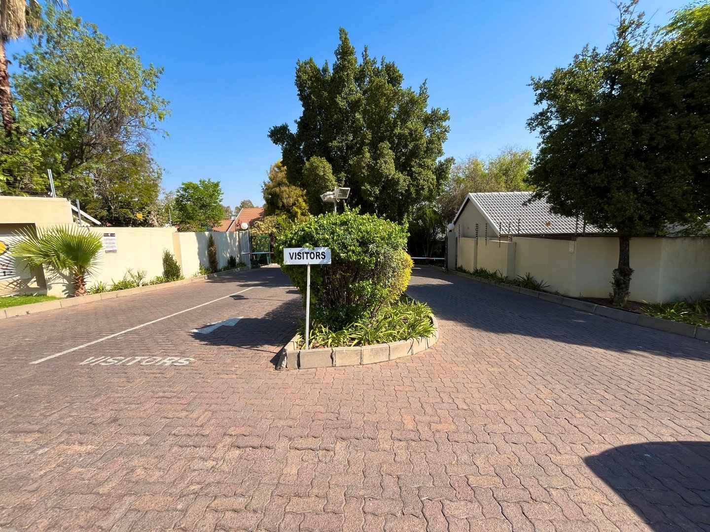 To Let 2 Bedroom Property for Rent in Douglasdale Gauteng