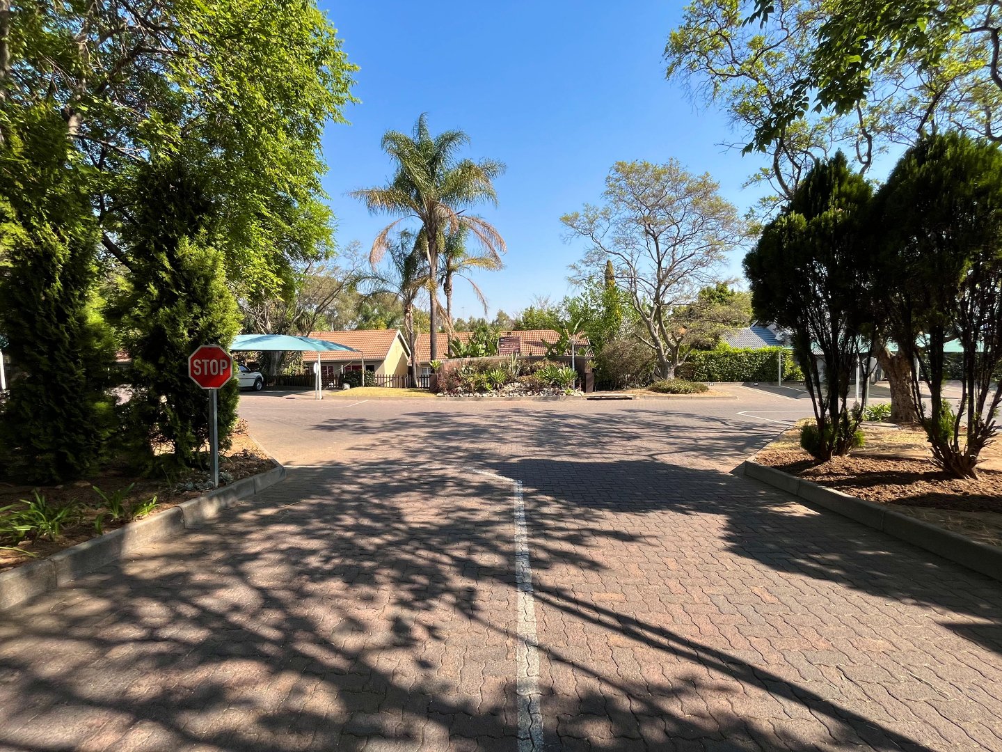 To Let 2 Bedroom Property for Rent in Douglasdale Gauteng