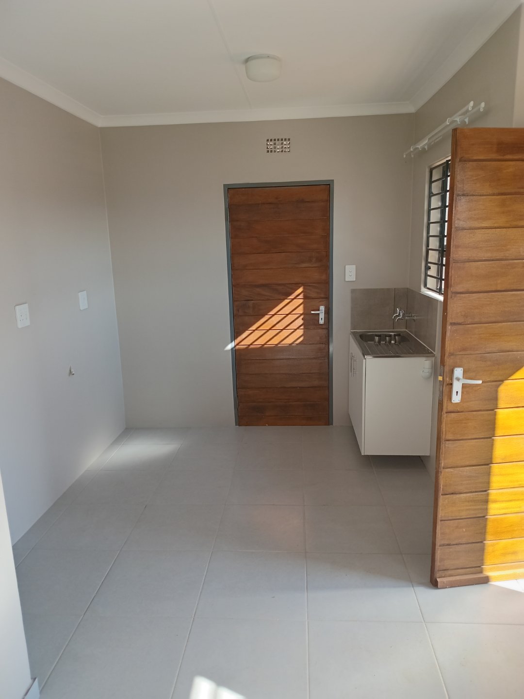 To Let 2 Bedroom Property for Rent in Clayville Gauteng