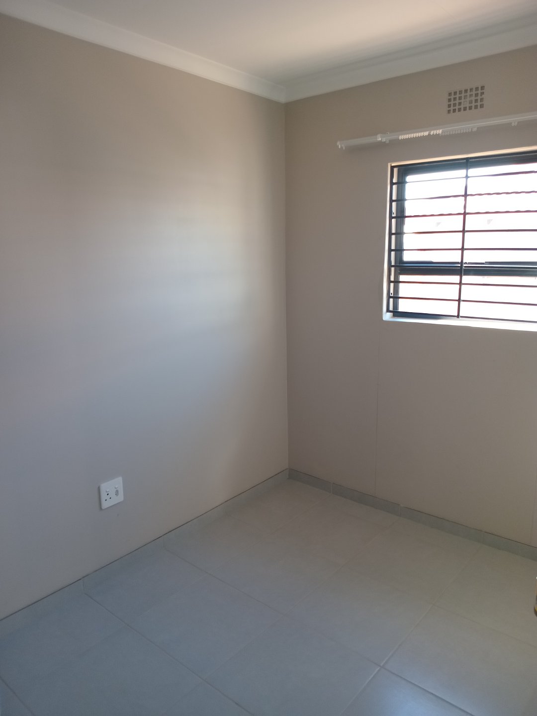 To Let 2 Bedroom Property for Rent in Clayville Gauteng