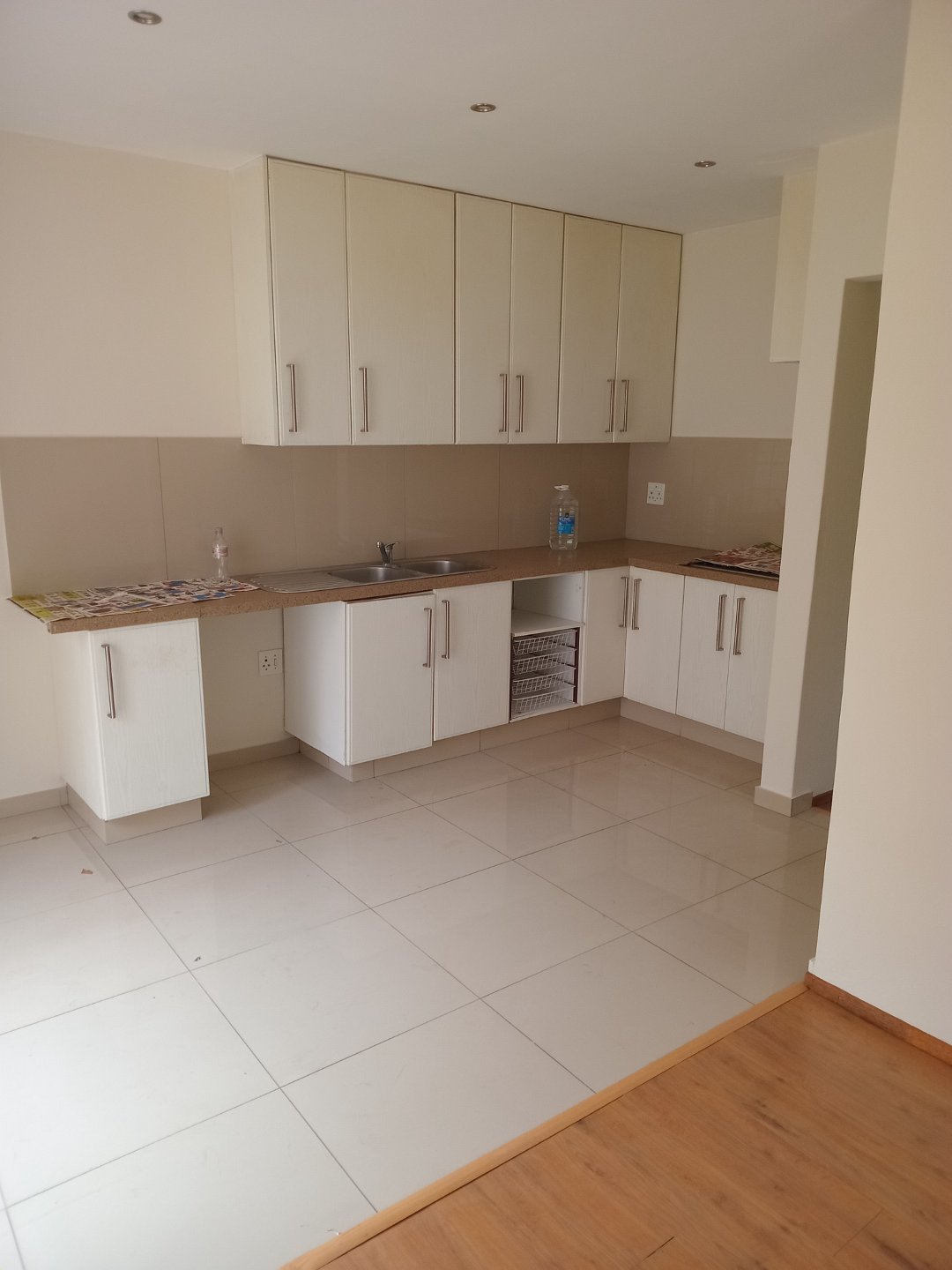 To Let 1 Bedroom Property for Rent in Gallo Manor Gauteng