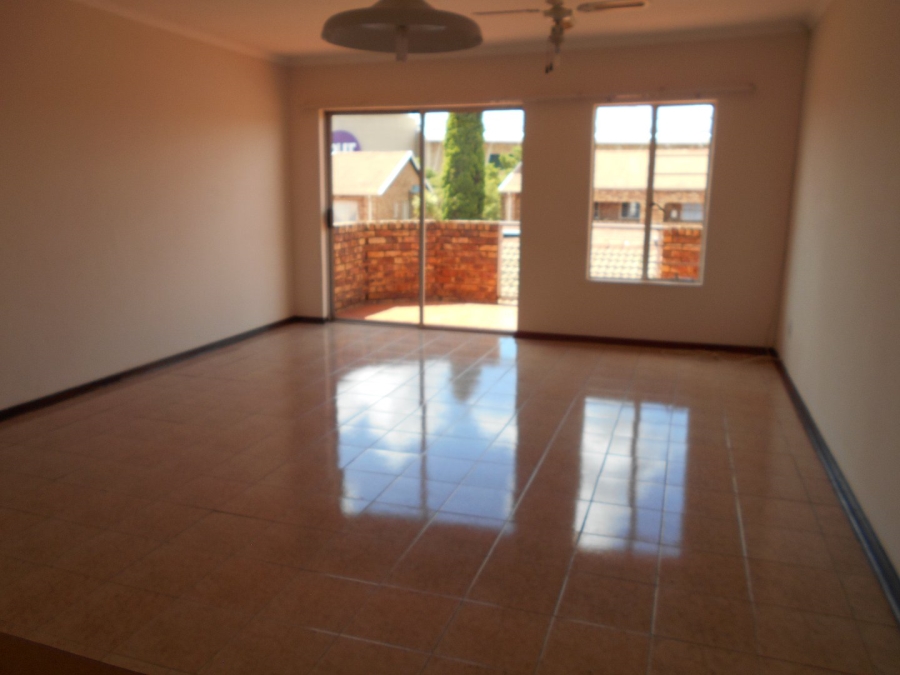 To Let 2 Bedroom Property for Rent in Zwartkop Gauteng