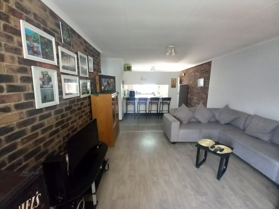 2 Bedroom Property for Sale in Noordheuwel Gauteng