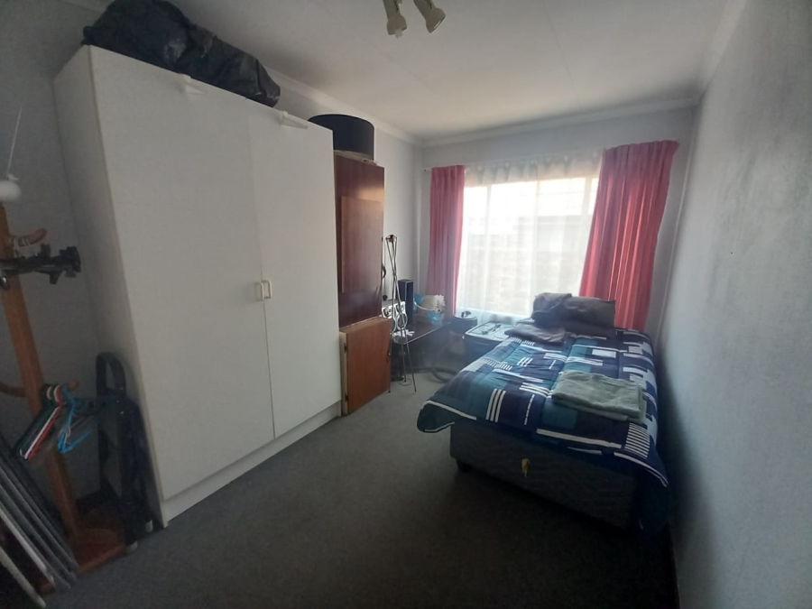 2 Bedroom Property for Sale in Noordheuwel Gauteng