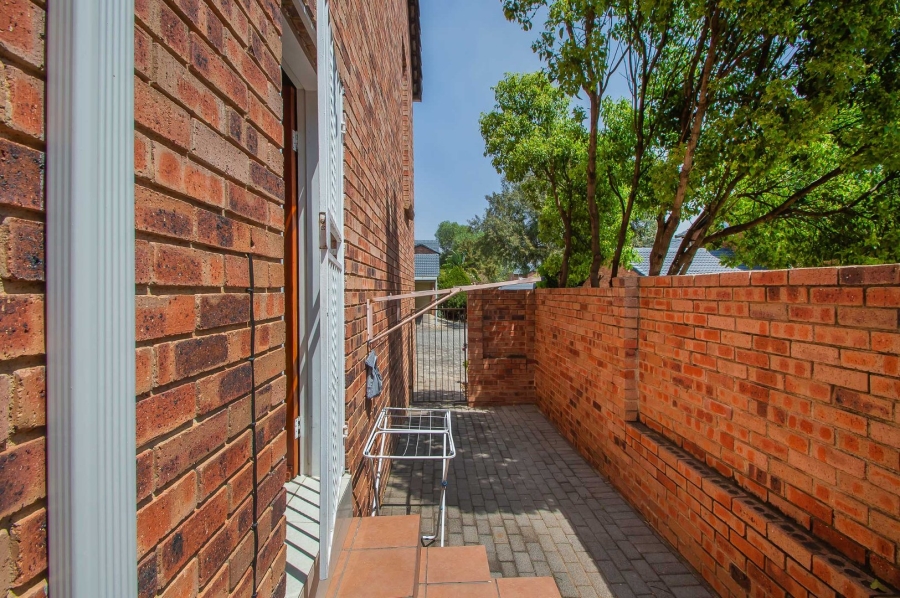 3 Bedroom Property for Sale in Wilgeheuwel Gauteng